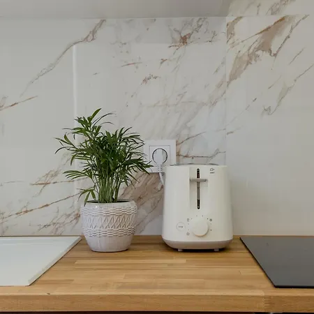 - Bright & Modern - Private Terrace - Aircon - Near Train & ニース