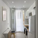 - Bright&modern - Private Terrace - Aircon - Near Train&beach