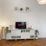 Apartamento - Bright&modern - Private Terrace - Aircon - Near Train&beach *