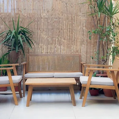 - Bright & Modern - Private Terrace - Aircon - Near Train & 公寓 尼斯