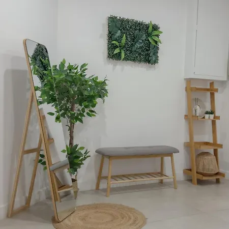 公寓 - Bright & Modern - Private Terrace - Aircon - Near Train & *