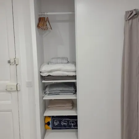 - Bright & Modern - Private Terrace - Aircon - Near Train & Apartament Nicea