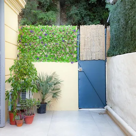 - Bright & Modern - Private Terrace - Aircon - Near Train & Appartement