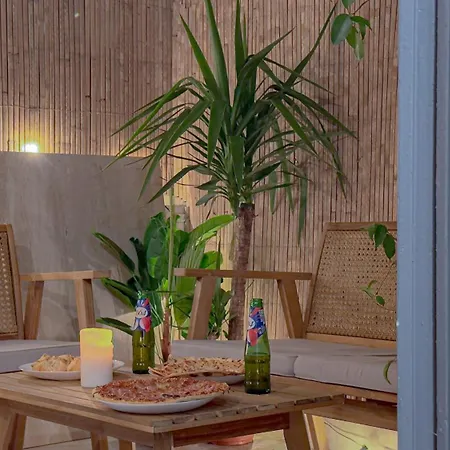 Apartament - Bright & Modern - Private Terrace - Aircon - Near Train & *