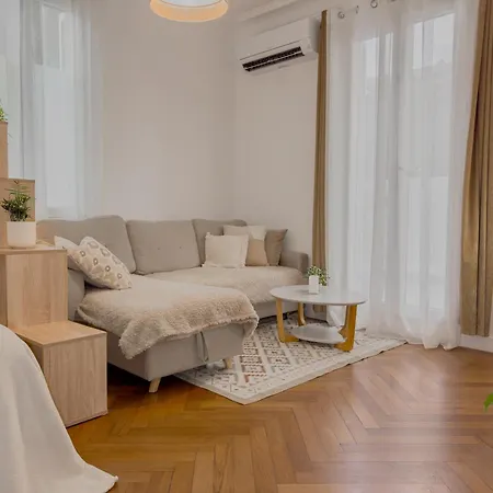 - Bright & Modern - Private Terrace - Aircon - Near Train & Appartement Nice