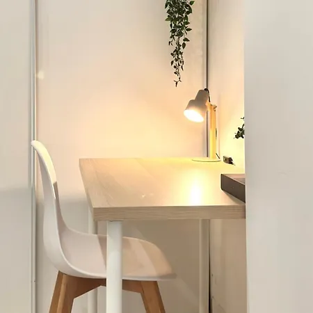 Appartement - Bright & Modern - Private Terrace - Aircon - Near Train & Nice